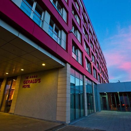 The Gerald'S Hotel Radauti Exterior foto