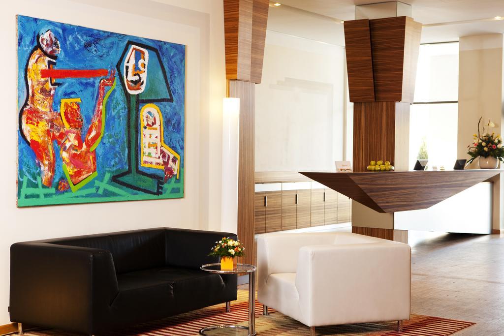 The Gerald'S Hotel Radauti Exterior foto